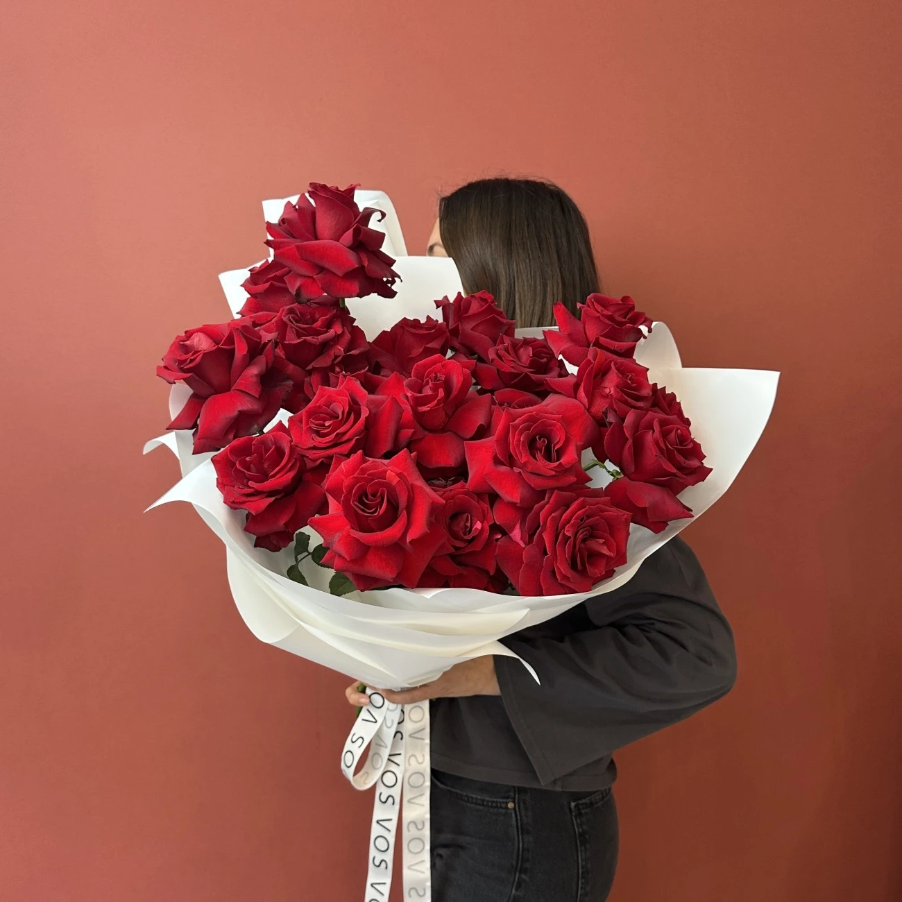 Vos Mono No.11 (21 Kırmızı Ekvator Gülü)