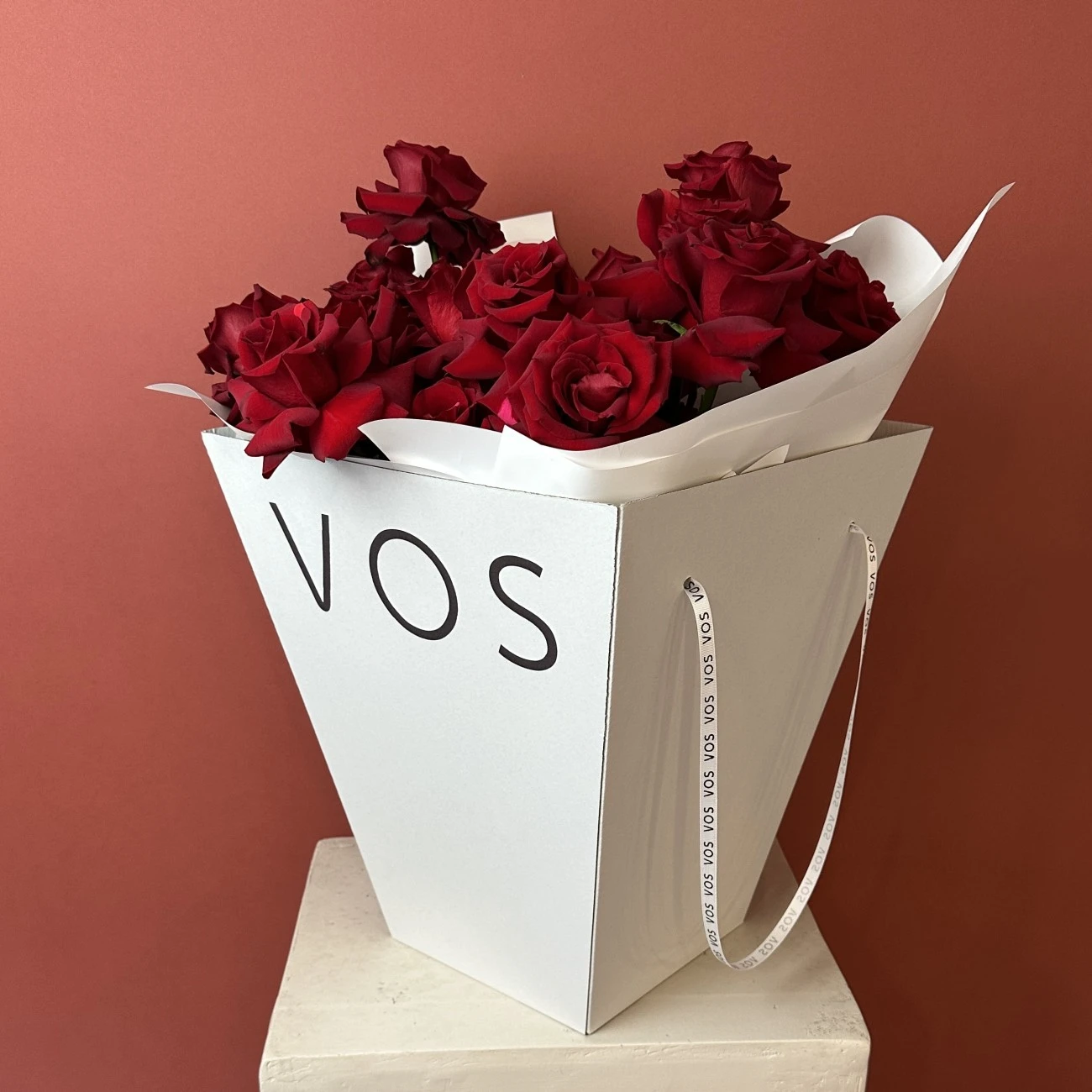 Vos Mono No.11 (21 Kırmızı Ekvator Gülü)