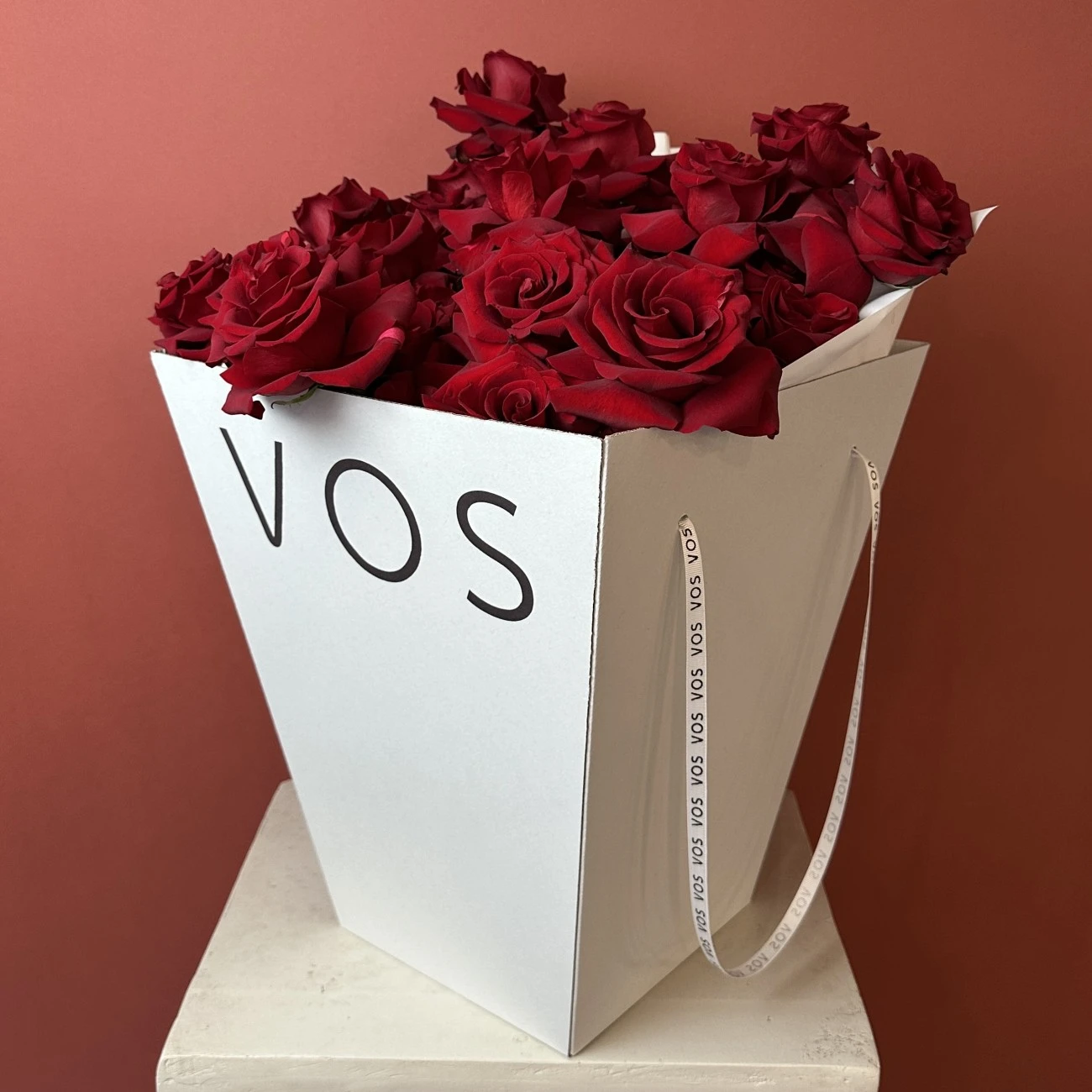 Vos Mono No.12 (31 Kırmızı Ekvator Gülü)